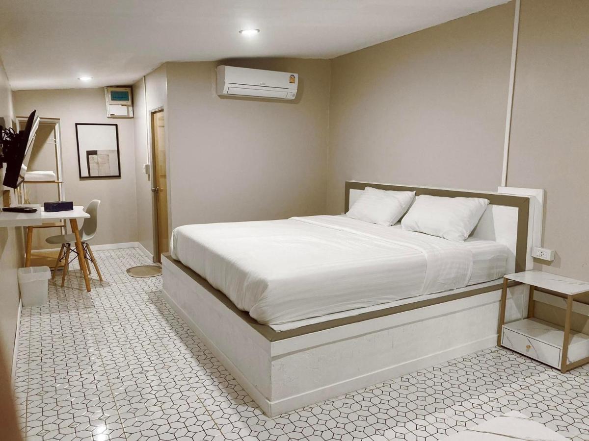 Bed and Breakfast Juni House Chumphon Exterior foto