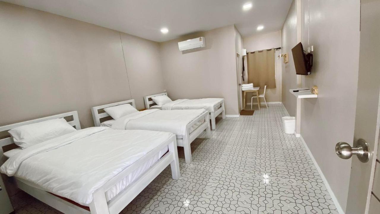 Bed and Breakfast Juni House Chumphon Exterior foto